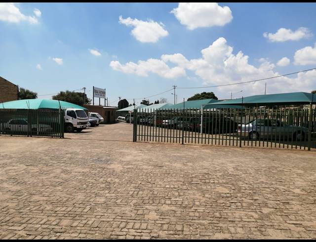 2,600M² WAREHOUSE FOR SALE IN BOLTONIA